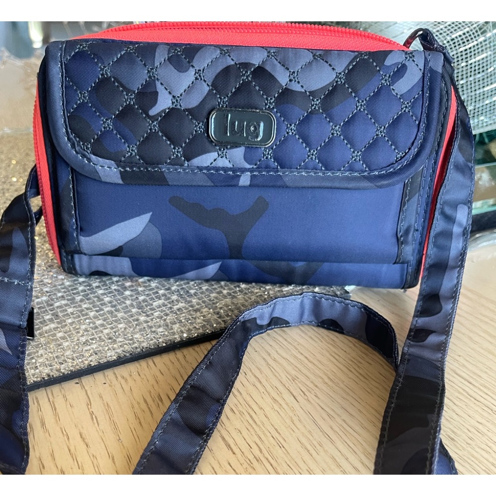 Lug wallet